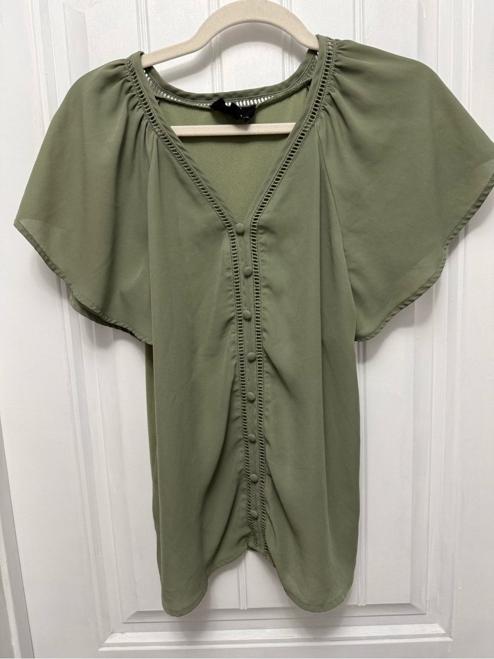Flower & Feather, Retro Posh Short Sleeve Blouse, Sage Green Size Medium (21-1)